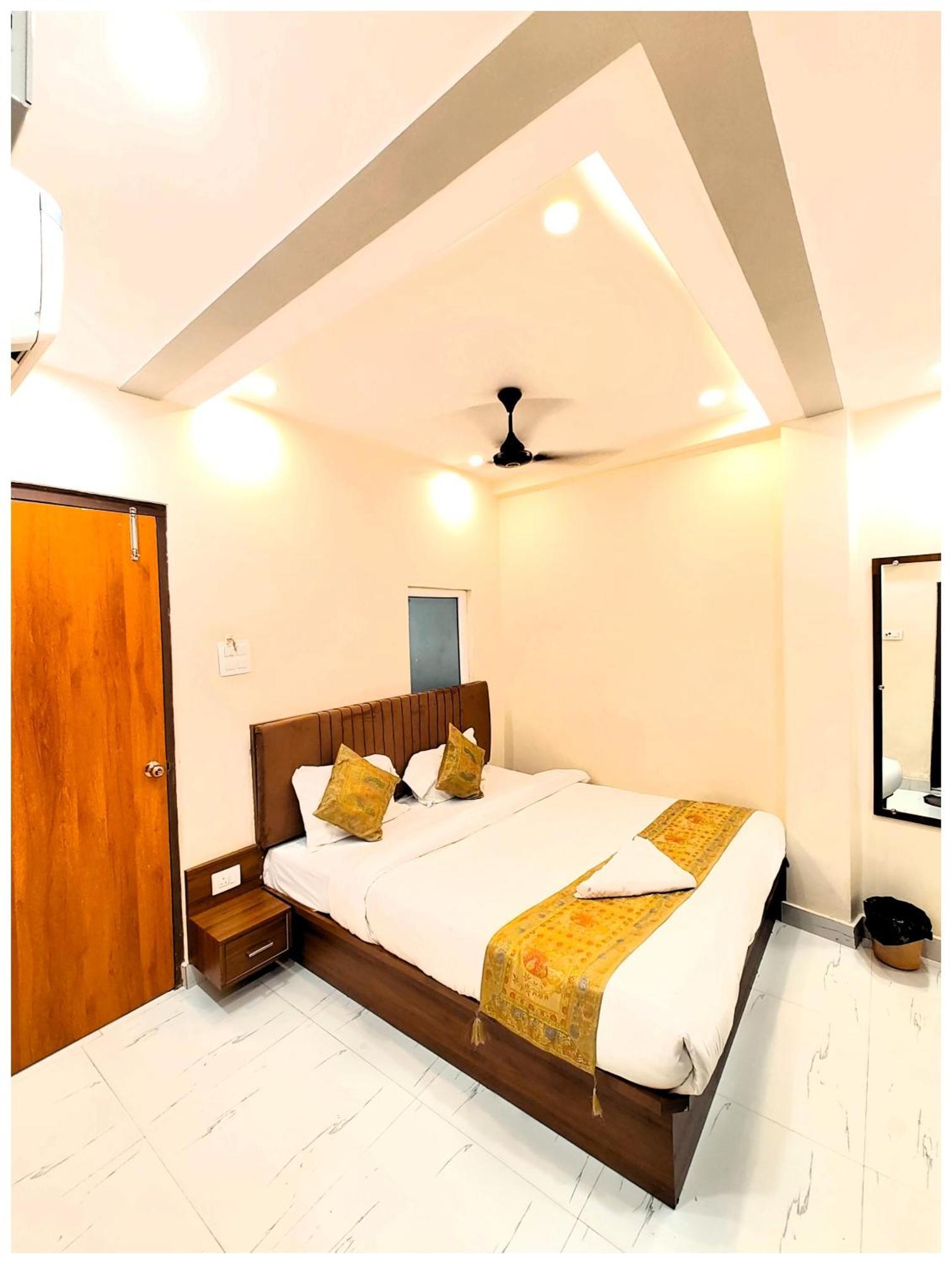 Hotel Premium B N K Grand - Fully Air Conditioned With Lift And Wifi Facility