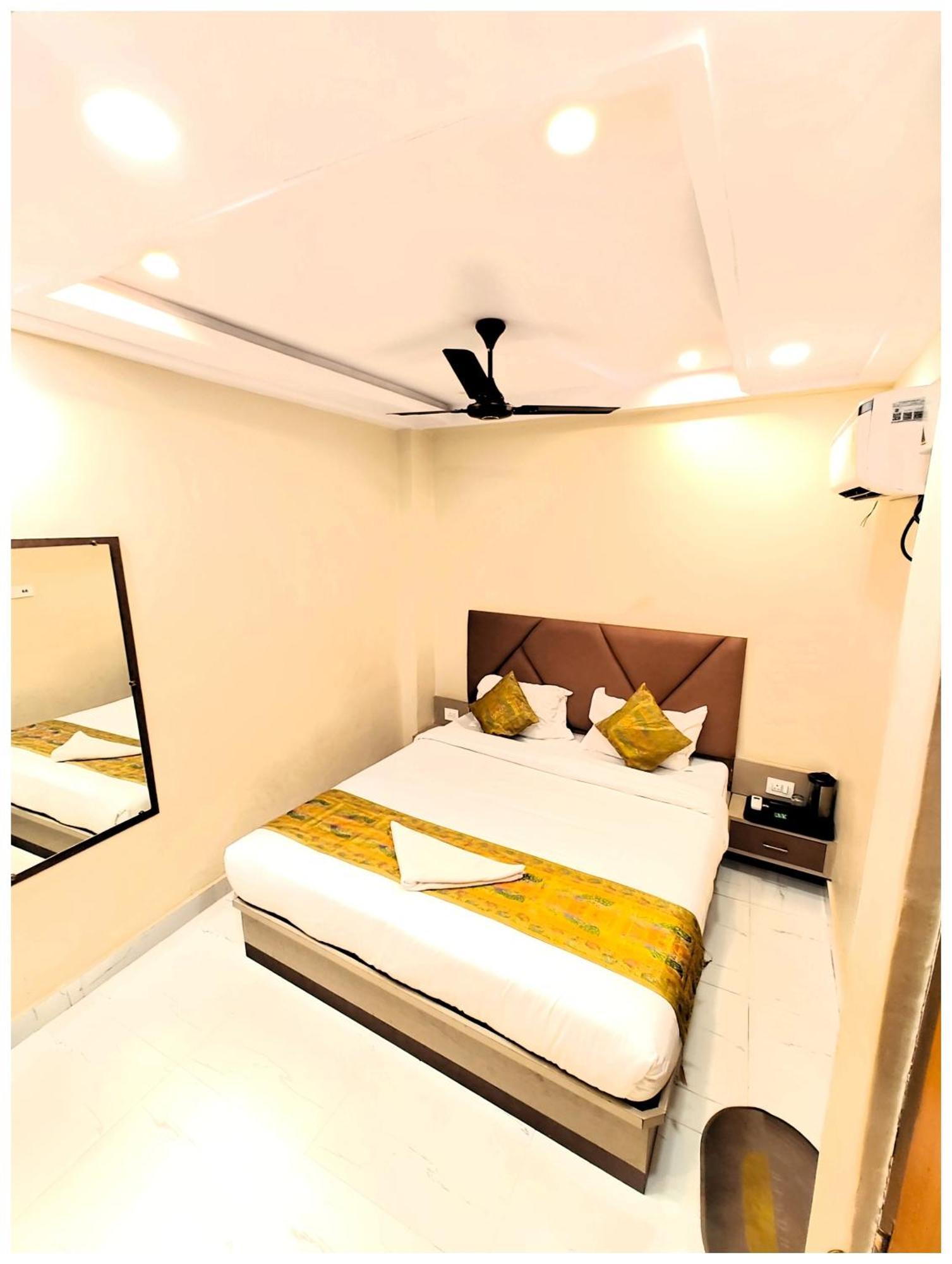 Premium B N K Grand - Fully Air Conditioned With Lift And Wifi Facility Hotel