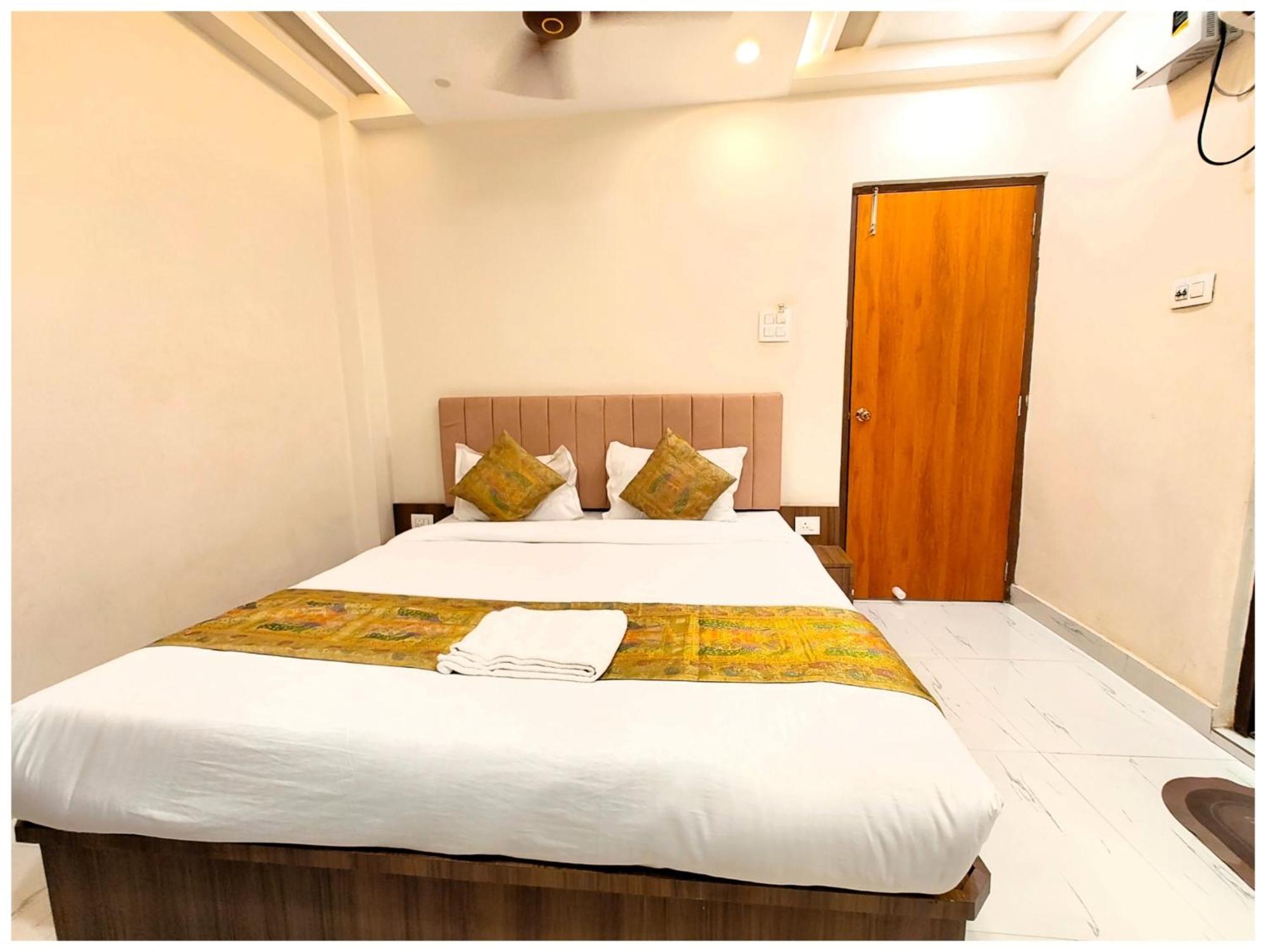 Hotel Premium B N K Grand - Fully Air Conditioned With Lift And Wifi Facility 4*